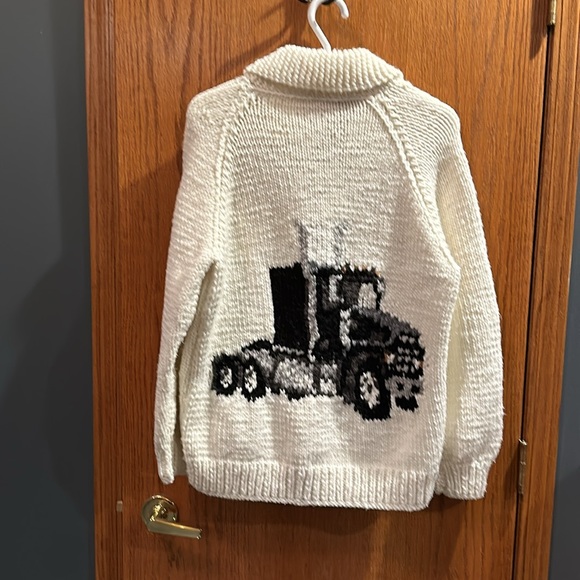 Vintage Lovingly hand knit sweater by nanny! Was made for a ten year old boy! - Picture 3 of 3
